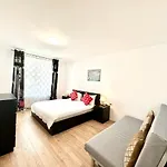 Apartment Kasper Coresi Mall - Rise Private &
