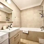 Kasper Coresi Mall - Rise Private & Apartment