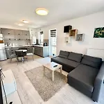 Kasper Coresi Mall - Rise Private & Apartment