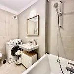Kasper Coresi Mall - Rise Private & Apartment Brasov