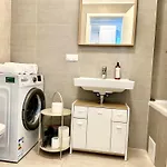 Kasper Coresi Mall - Rise Private & *