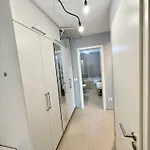 Kasper Coresi Mall - Rise Private & *