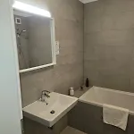 Kasper Coresi Mall - Rise Private & *