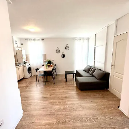Apartament Kasper Coresi Mall - Rise Private & Brașov