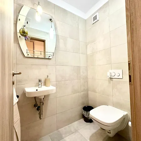 Kasper Coresi Mall - Rise Private & *