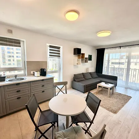 Kasper Coresi Mall - Rise Private & *