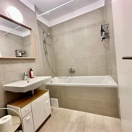 Apartment Kasper Coresi Mall - Rise Private & Brasov