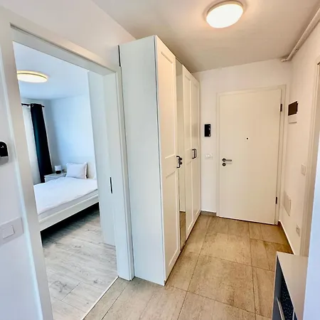 Kasper Coresi Mall - Rise Private & Apartment
