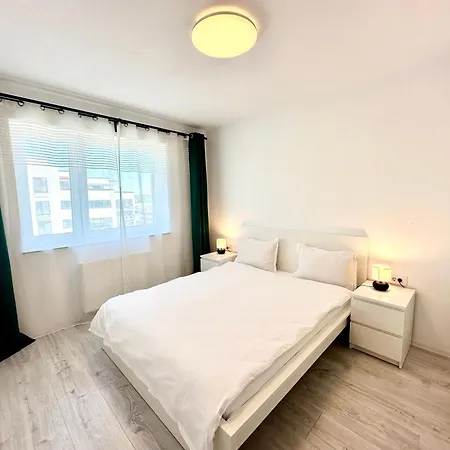 Apartment Kasper Coresi Mall - Rise Private &