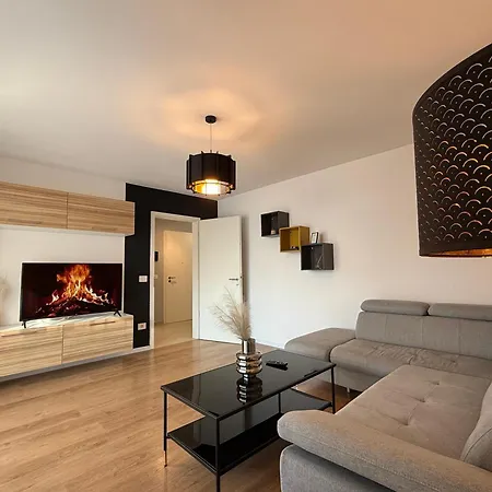 Kasper Coresi Mall - Rise Private & Apartament