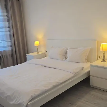 Kasper Coresi Mall - Rise Private & *