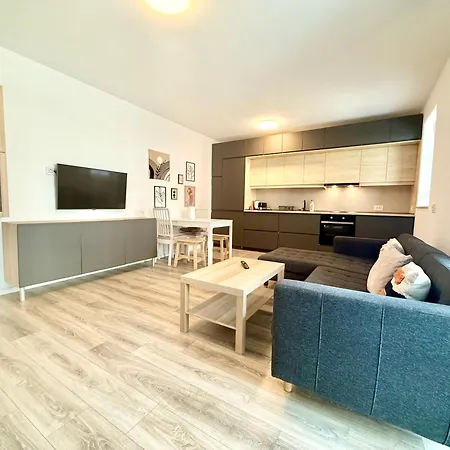 Kasper Coresi Mall - Rise Private & Apartment