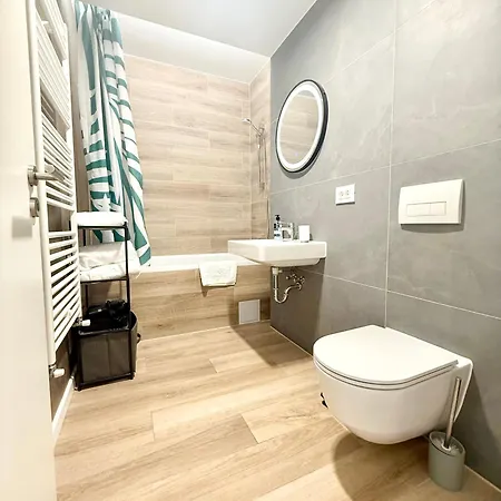 Kasper Coresi Mall - Rise Private &