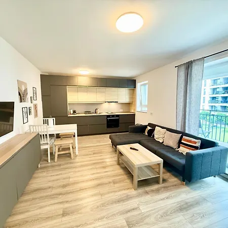 Kasper Coresi Mall - Rise Private & Apartment