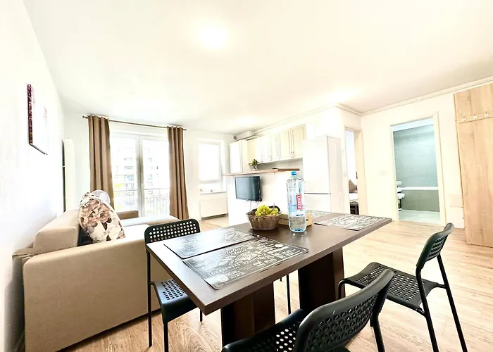 Kasper Coresi Mall - Rise Private & *