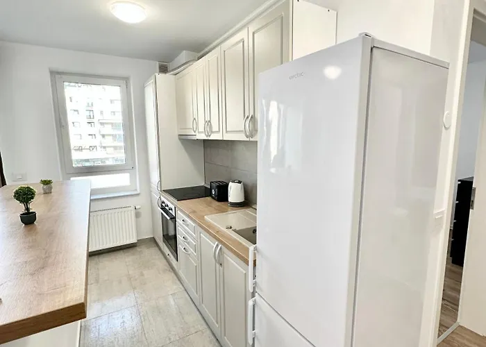 Kasper Coresi Mall - Rise Private &