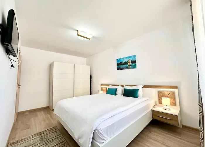 Daire Kasper Coresi Mall - Rise Private &