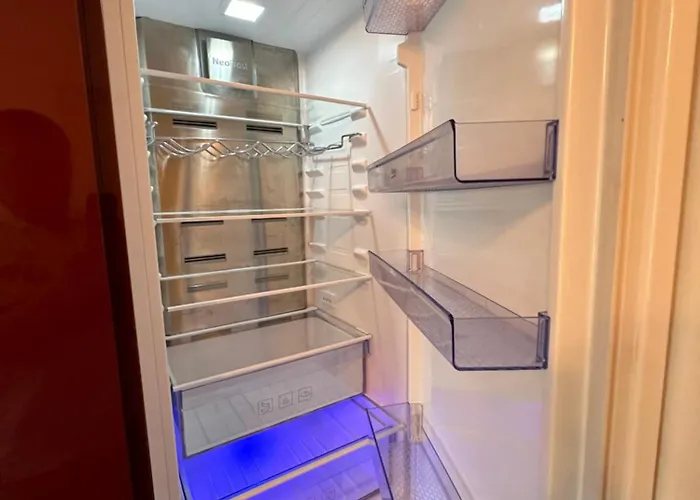 Kasper Coresi Mall - Rise Private & Apartment *