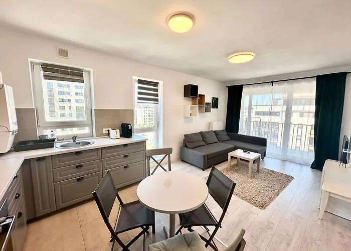 Kasper Coresi Mall - Rise Private & *