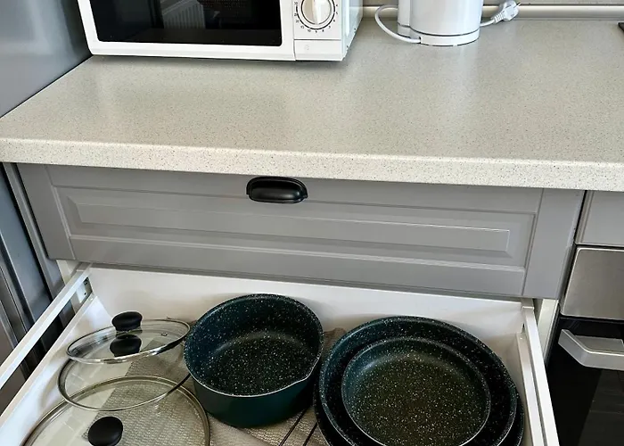 Kasper Coresi Mall - Rise Private &