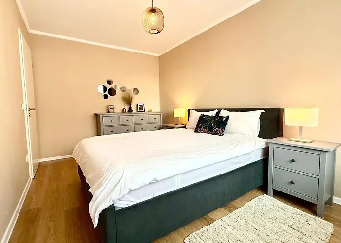 Kasper Coresi Mall - Rise Private & *