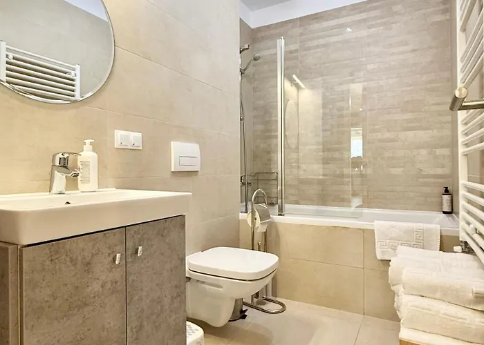 Kasper Coresi Mall - Rise Private & Apartment