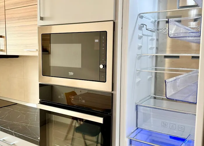 Apartment Kasper Coresi Mall - Rise Private &